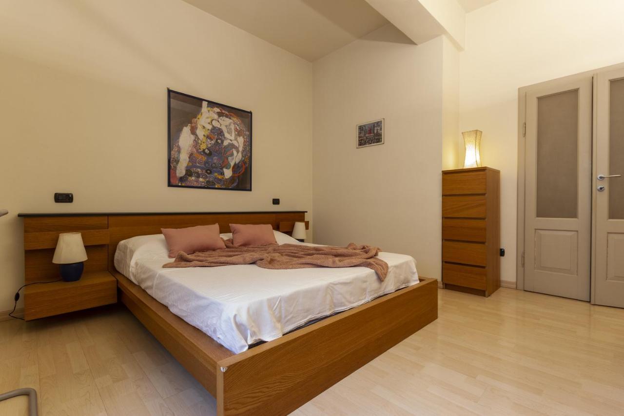 Garden Apartment - Smart Holiday Mantova Bagian luar foto